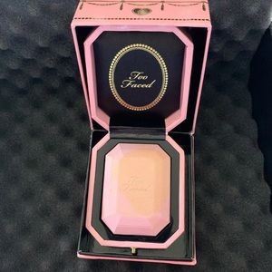 Too faced highlighter